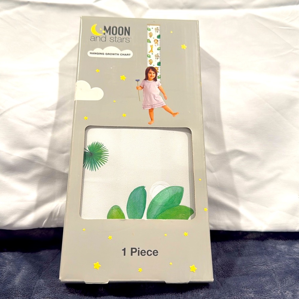 Brand New- Hanging growth chart
